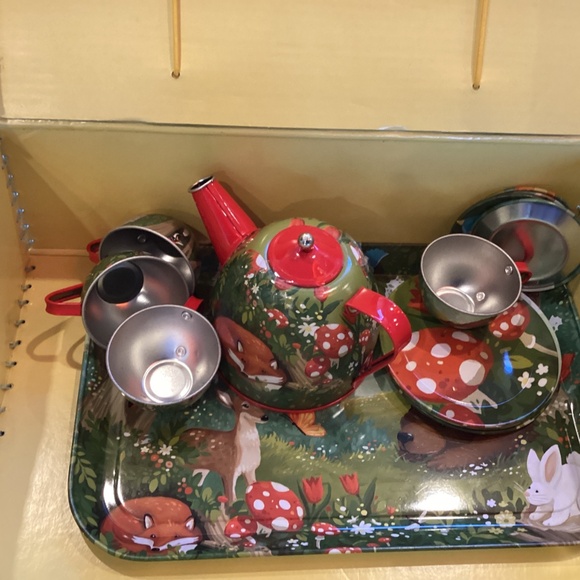 HearthSong Tea Set - Picture 7 of 7